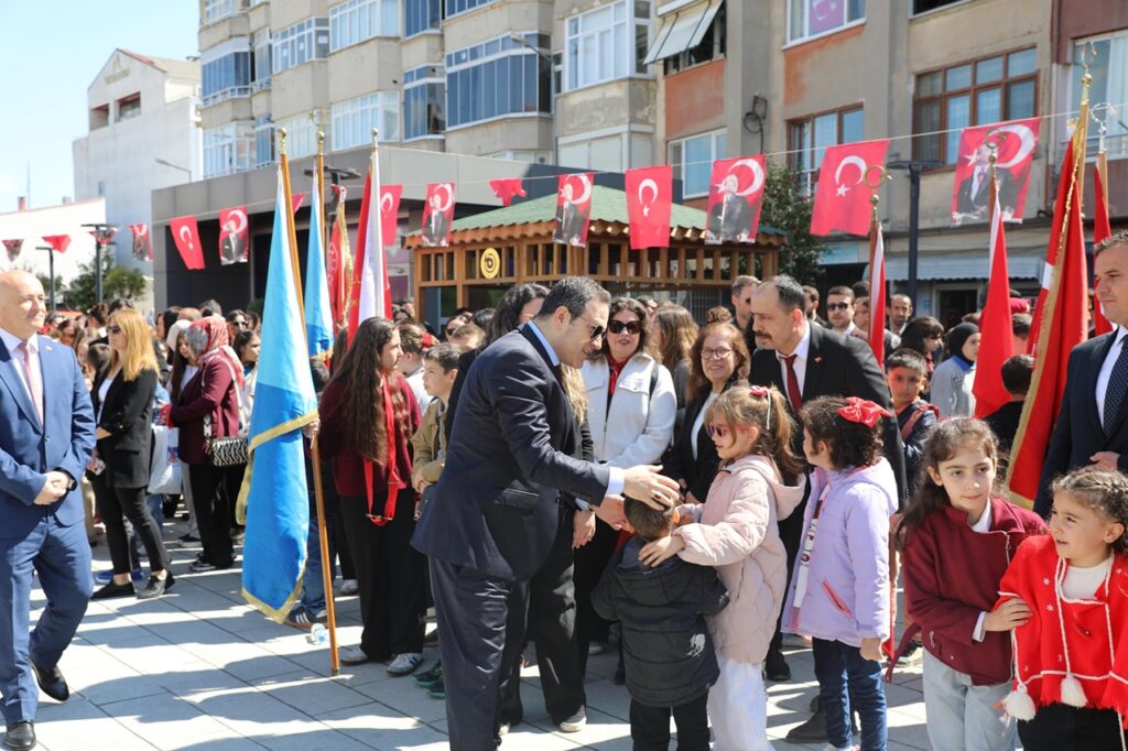 231_1-1024x682 23 Nisan Ulusal Egemenlik ve Çocuk Bayramının 106. Yıldönümü İlçemizde Coşkuyla Kutlandı