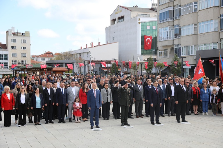 74 23 Nisan Ulusal Egemenlik ve Çocuk Bayramının 106. Yıldönümü İlçemizde Coşkuyla Kutlandı