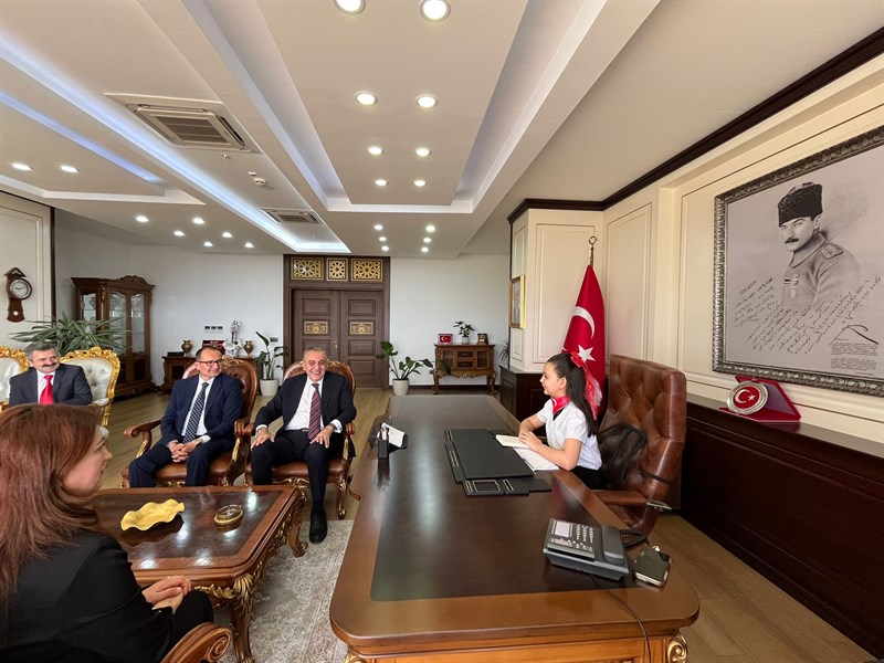 MAKAM3 23 Nisan Ulusal Egemenlik ve Çocuk Bayramı’nda Defne ENGİN Temsili Kaymakam Oldu