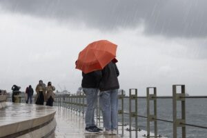 alarm-verildi-meteorolojiden-81-ile-yagis-uyarisi_757e08d2aa_amp