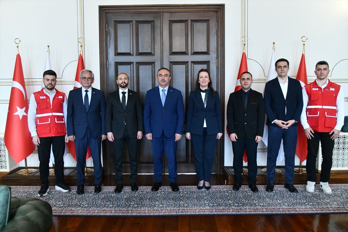 turk-kizilay-avrupa-bolge-muduru-kizanlik-tan-19866976_amp