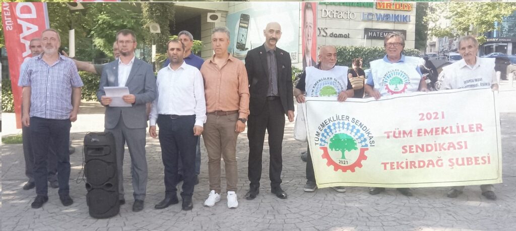 WhatsApp-Image-2026-07-04-at-18.43.03-1024x459 Saadet Partisi'nden Emekliler Haftası'nda Güçlü Mesaj: "Emeklilerimiz İnsanca Yaşamayı Hak Ediyor"