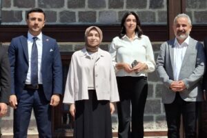 ak-parti-genel-baskan-yardimcisi-usta-acikladi_cebb4b32dd_amp