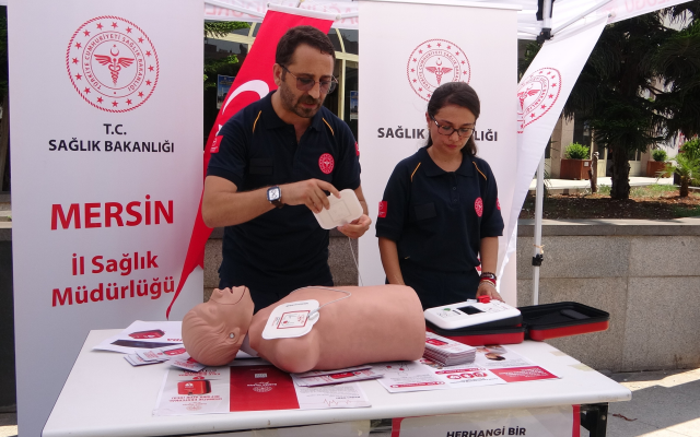 ani-kalp-durmalarina-karsi-ure-20058012-9373_1_m Mersin'de Hayat Kurtaracak Teknoloji Dönemi: ASELSAN Üretimi Kalp Şok Cihazları Meydanlara Yerleştirildi