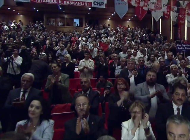kilicdaroglundan-salonu-ayaga-20087350-5689_1_m Kılıçdaroğlu'ndan dikkat çeken çıkış: "Yolsuzluk yapacaksan partinin dışına çık"