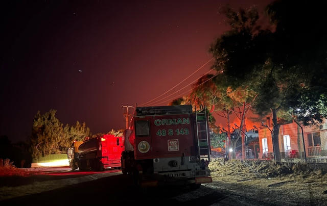 milastaki-8-saattir-yaniyor-35-20052834-9057_5_m Milas'taki Orman Yangınında Büyük Tahliye: 1120 Kişi Güvenli Bölgelere Sevk Edildi
