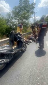 tekirdag-da-devrilen-motosikletteki-3-kisi-20014173_amp