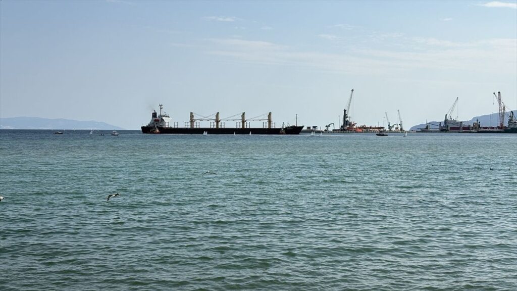 tekirdag-da-yuk-gemisi-karaya-oturdu-2-20047209_amp-1024x576 Tekirdağ Açıklarında Yük Gemisi Karaya Oturdu: Kurtarma Çalışmaları Sürüyor