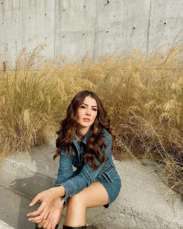 burcu-ozberk-kapadokyaya-gitti-57a8605b7c-8684_1_m Burcu Özberk Kapadokya'ya Gitti! İlk İşi Bakın Ne Oldu