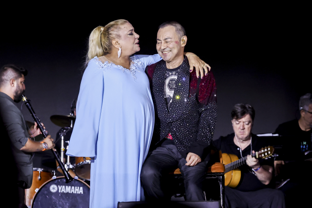 istanbul-festivalinde-serdar-o-87302541-2251_1_m İstanbul Festivali'nde Serdar Ortaç Rüzgarı! Binlerce Hayranı Hit Şarkılarla Coştu