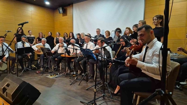 beyaz-onluklerin-bu-kez-recetesi-muzik-oldu-5-20245397_amp