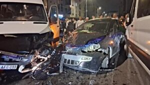 tekirdag-cerkezkoy-de-arac-minibusle-carpisti-20259845_amp
